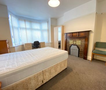 5 Bed Student Accommodation - Photo 4
