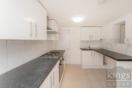 Connop Road, Enfield EN3, London - Photo 2