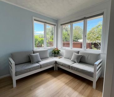 6 Month Fixed Term - Partially Furnished (Unfurniture Negotiable) -... - Photo 1