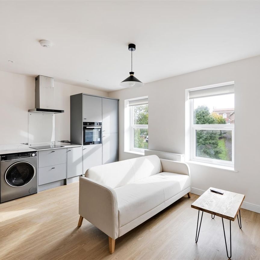 Church Road, Lawrence Hill, Bristol - Photo 1