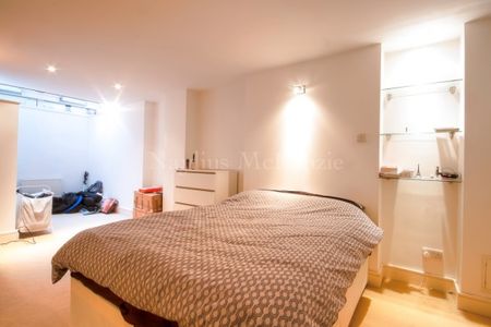 Pet friendly two double bedroom, split level furnished garden flat - Photo 5