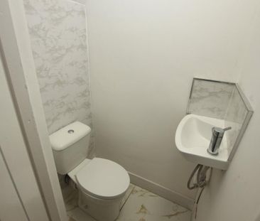 2 bedroom semi-detached house to rent - Photo 5