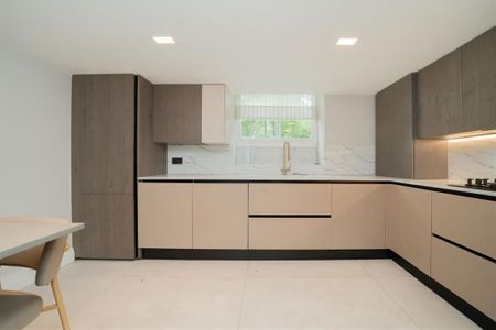 3 bedroom flat to rent - Photo 3