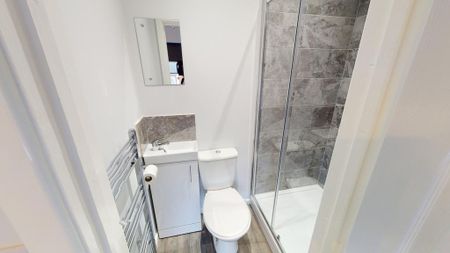 1 bedroom in a house share to rent - Photo 4