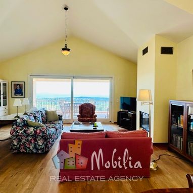 Maisonette for rent - Photo 1