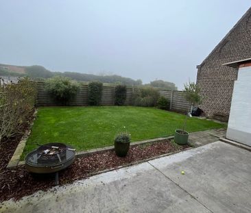 Ruime gezinswoning met tuin, carport, en moderne afwerking - Photo 4