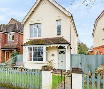 3 bedroom detached house to rent - Photo 2