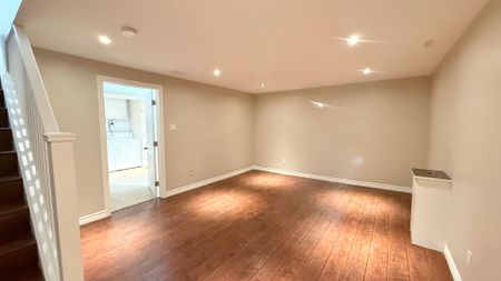 For Lease - 212 Brunswick Crescent, London North, Ontario - Photo 4