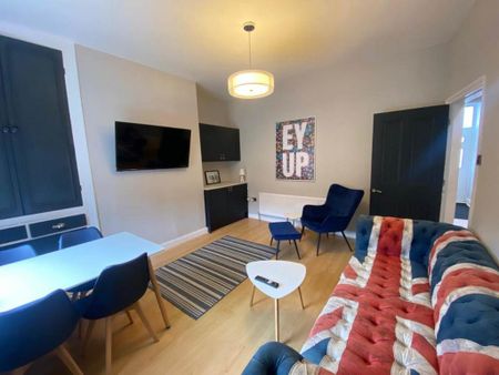 1 bedroom in a house share to rent - Photo 2