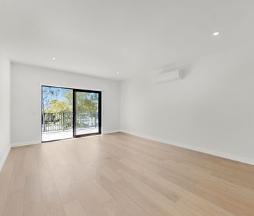 38 Bocconcini Walk, Mill Park VIC 3082 - Townhouse For Rent | Domain - Photo 2