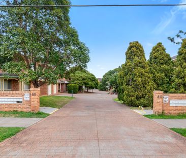 Nice and Bright 3 Bedroom Townhouse - Photo 4