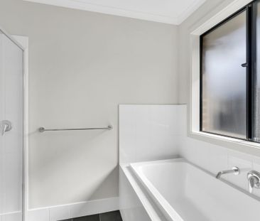 Low maintenance home with Lake view! - Photo 5