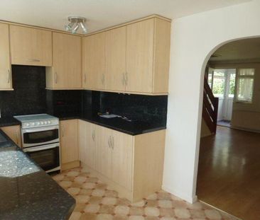 2 bedroom terraced house to rent - Photo 5
