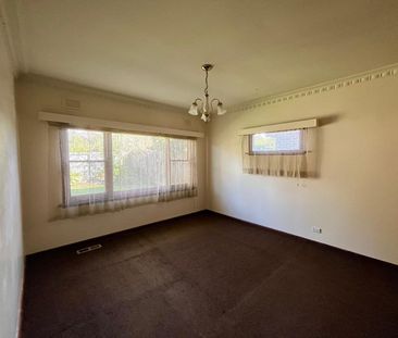 Spacious Home in a Convenient Blackburn South Location - Photo 6