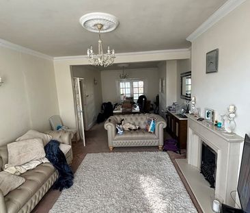 4 Bed Terraced House, Westrow Drive, IG11 - Photo 1