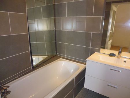 Appartement de charme situé en coeur de ville - Photo 3