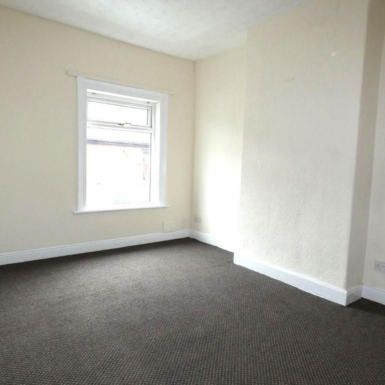 2 bedroom townhouse to rent - Photo 1