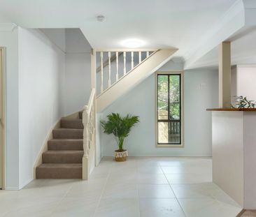 LOVELY, 2 BEDROOM TOWNHOUSE IN EVERTON PARK ! - Photo 1