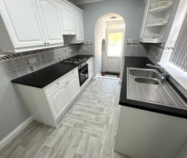 3 bedroom semi-detached house to rent - Photo 6