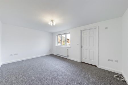 3 bedroom semi-detached house to rent - Photo 3