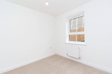 3 bedroom semi-detached house to rent - Photo 4