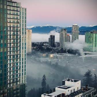 Looking for housemate for 2Bed2bath condo-Surrey-36th floor-3mins from Skytrain - Photo 1