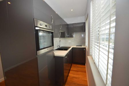 Studio to rent - Photo 2