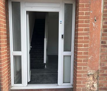 2 Bed Terraced House, Crawley Green Road, LU2 - Photo 3