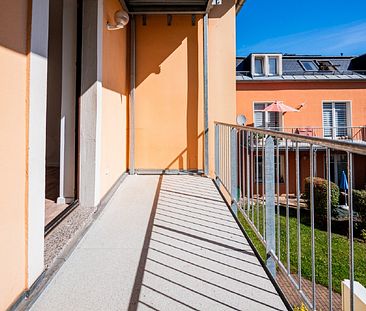 Frisch renoviert und bezugsfertig. Schicker Altbau mit Balkon und Tageslichtbad mit Eckwanne. - Photo 6