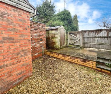 2 bedroom terraced house to rent - Photo 4