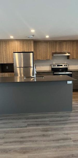 2 CH - 1 SDB - Terrebonne - $2,055 /mo - Photo 1