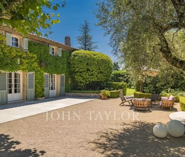 Maison à louer Mougins, Cote d'Azur, France8 500 EUR / Mois - Photo 1