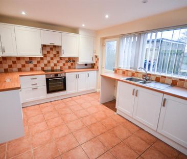 3 bedroom terraced house to rent - Photo 2