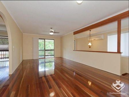 Dual living home in convenient location - Photo 4
