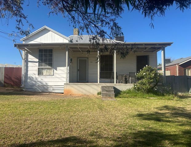 Three Bedroom House - Photo 1