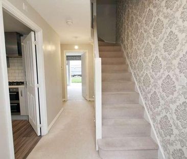 Stella Close, Aylesbury, HP18 - Photo 1