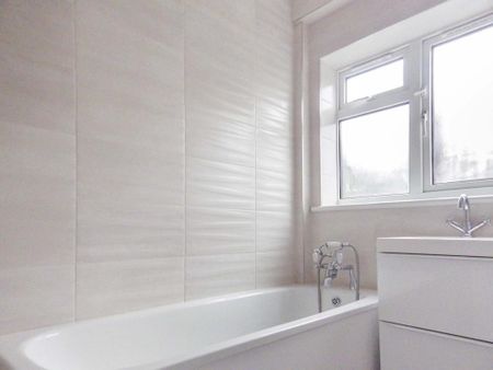 3 bedroom terraced house to rent - Photo 5
