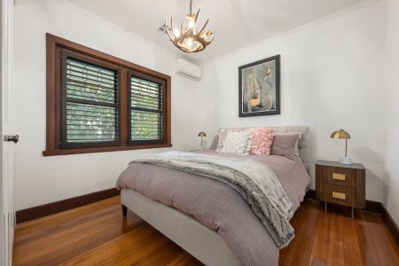 2 Bedroom + Study Top-Floor Art Deco Elegance in the Heart of St Kilda - Photo 3