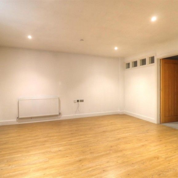 2 BED Apartment To rent - Photo 1