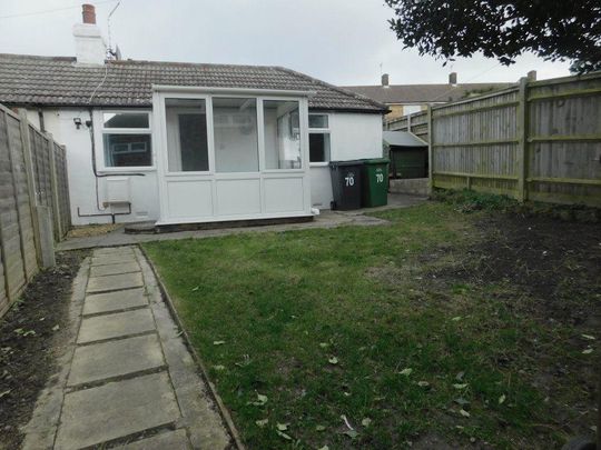 1 bedroom bungalow to rent - Photo 1
