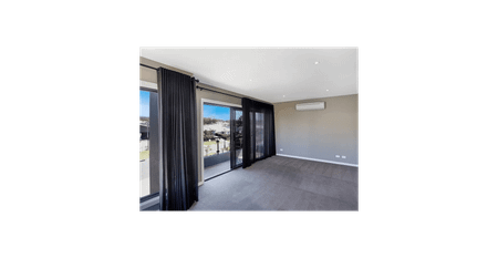 Modern 4-Bedroom Family Home in Central Upper Coomera Location - Photo 2