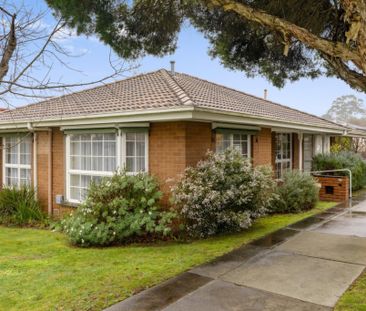 Light, Bright and Cheery Villa in the Balwyn High Zone - Photo 1