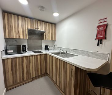 30 Kirkgate, Huddersfield - Photo 2