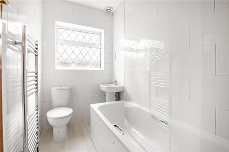 A detached four bedroom bungalow situated within the Village of Ickenham, Uxbridge. - Photo 2