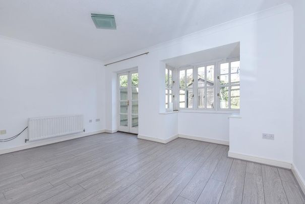 3 bedroom end of terrace house to rent - Photo 1