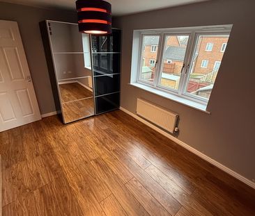 2 Bed End Terrace, Surrey Drive, CV3 - Photo 2