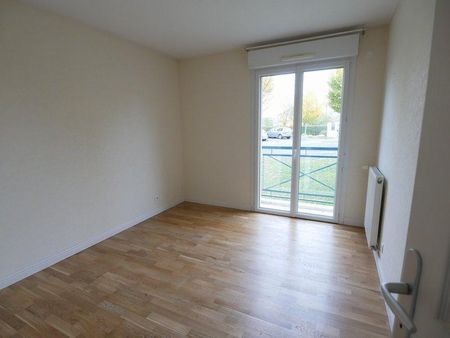 Location Appartement 5 pièces 98m² LES PONTS DE CE 49130 - Photo 3