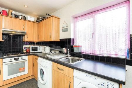 3 bedroom house to rent Leybourne Drive, NG5 - Photo 5