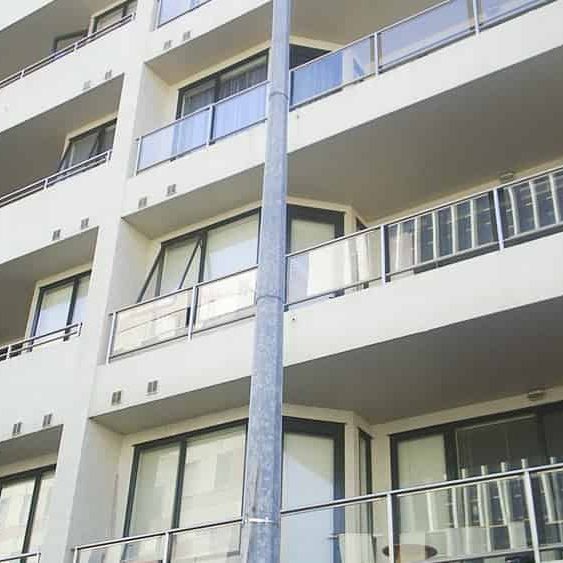 Large Two Bedroom Apartment - Photo 1