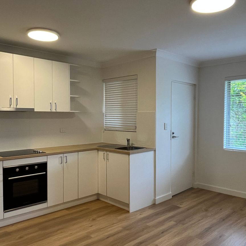 Renovated 1 bedroom flat under affordable housing for lease - Photo 2
